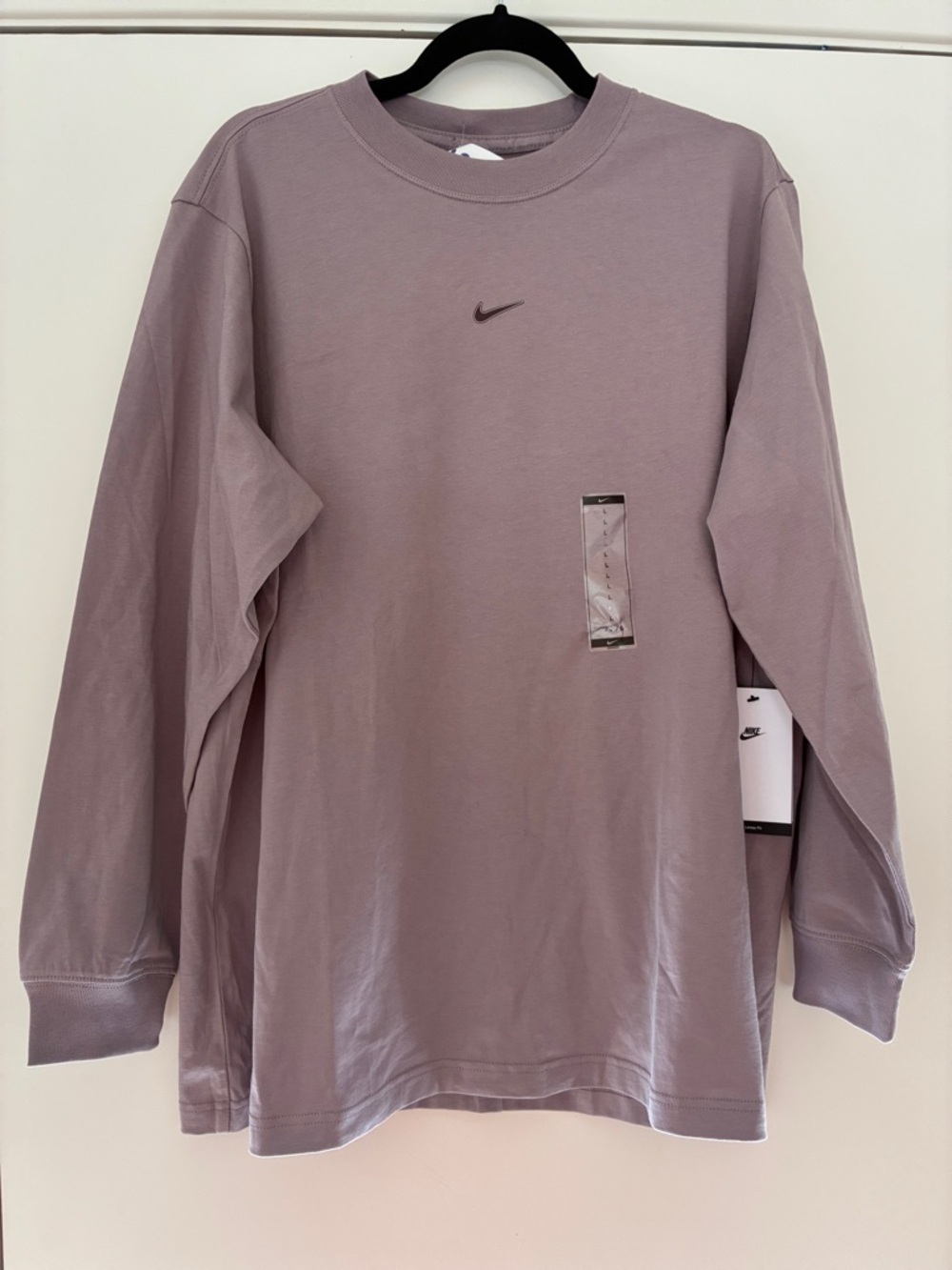 Nike loose fit long sleeve tee size large women’s NWT